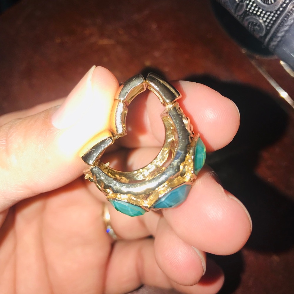 Ring - Picture 3 of 4